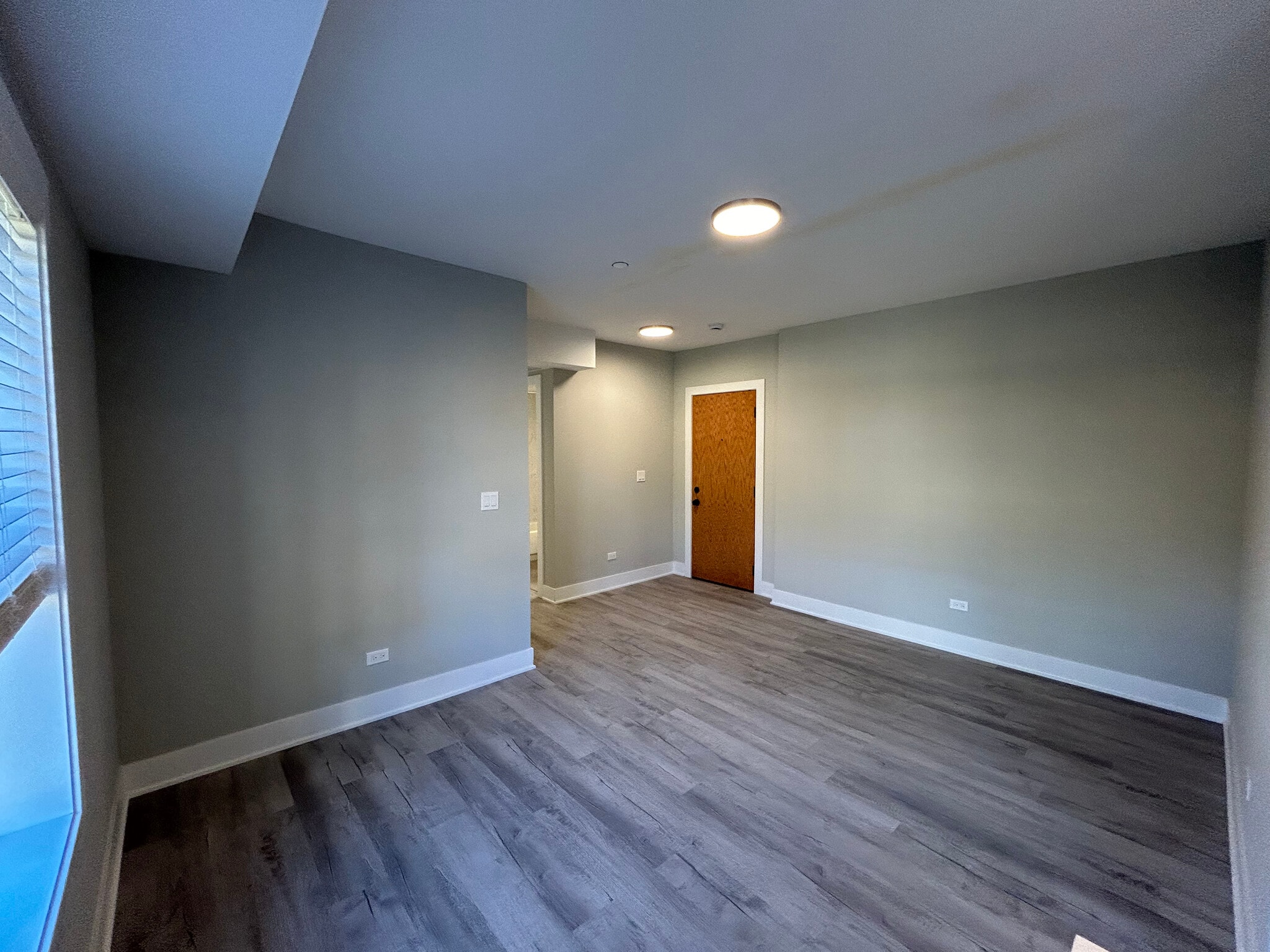 Building Photo - 1131 Oak Ave