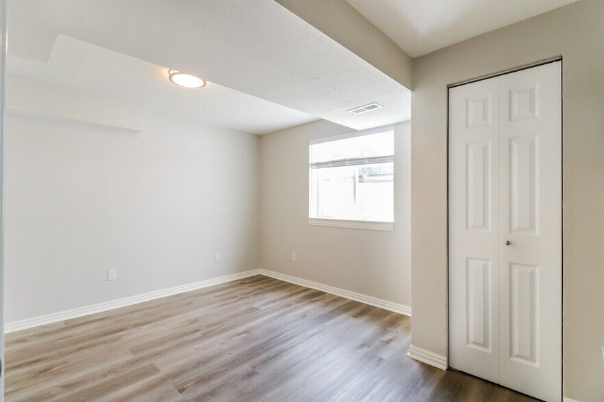 Building Photo - 2189 N 50 W