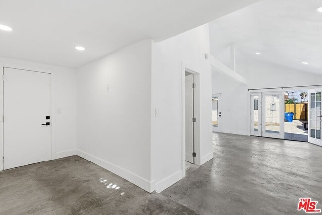 Building Photo - 6415 Madden Ave