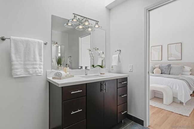 Building Photo - 867 Hollyhock Ct
