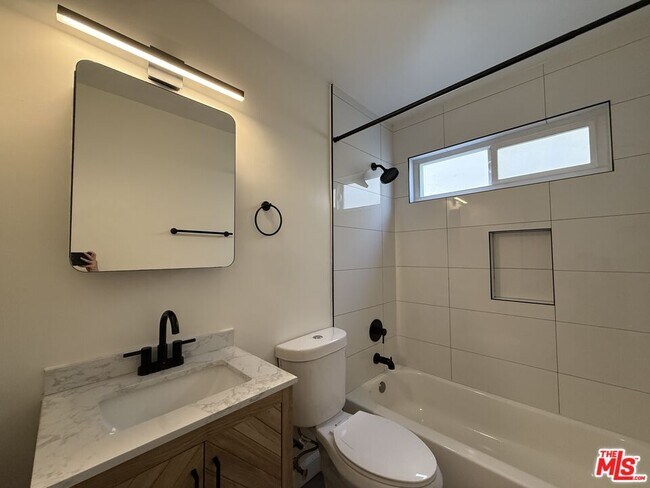 Building Photo - 11543 Venice Blvd.