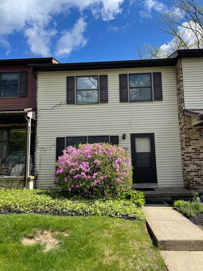 Building Photo - Spacious & Bright State College townhouse ...