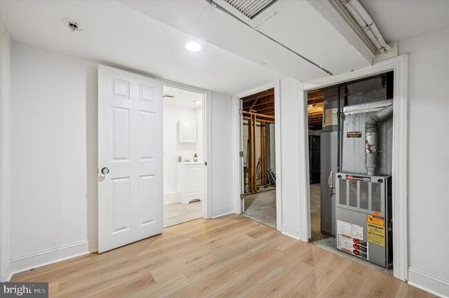 Building Photo - 607 Jackson Ave