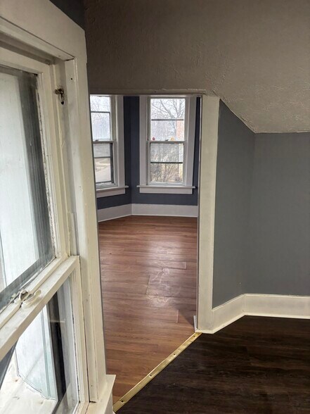 Building Photo - 721 Sumner St