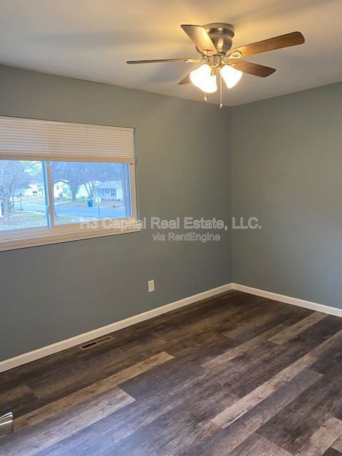 Building Photo - 217 Camelford Dr