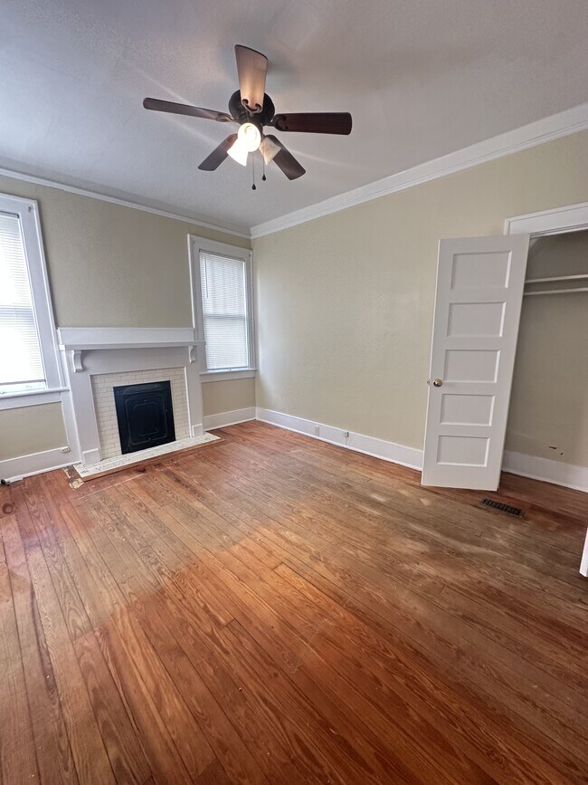 Building Photo - 441 E 49th St