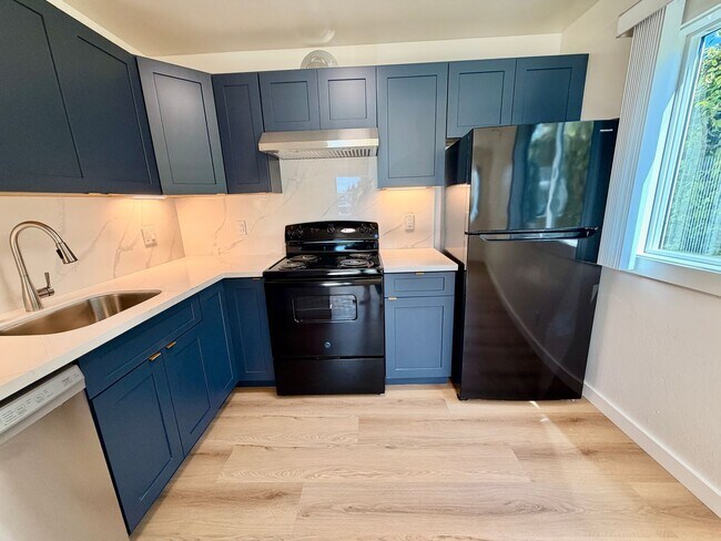 Building Photo - Beautifully Renovated 2BD/1BA Ground Floor Unit in Prime El Cerrito Location