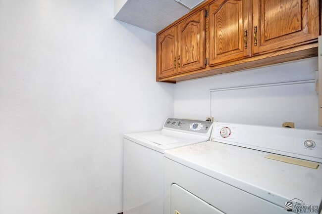 Building Photo - 2174 S Del Valle Way