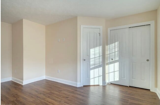 Building Photo - 435 Pin Oak Dr NW