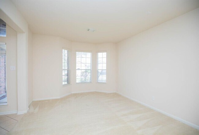 Building Photo - 7427 Boerne Creek Dr