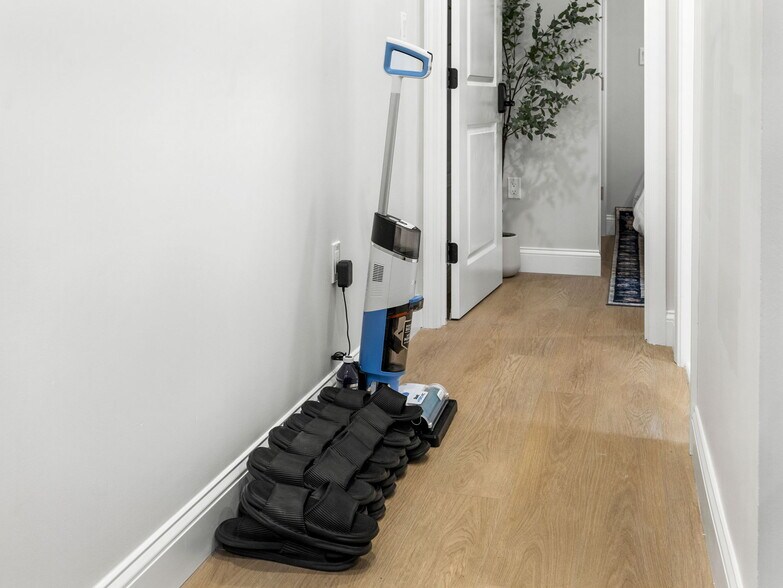 Building Photo - 193 Salem St