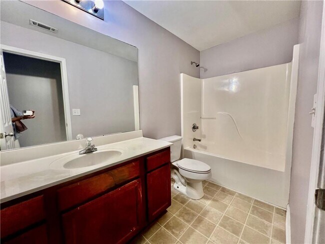 Building Photo - 1720 Rutland Pass Dr SE