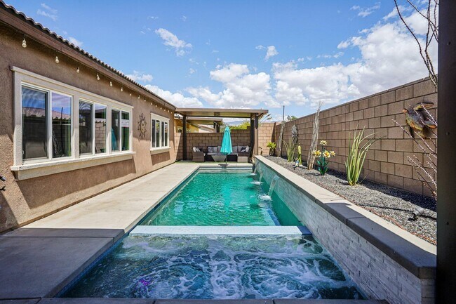 Building Photo - 42912 Gazapo Ct