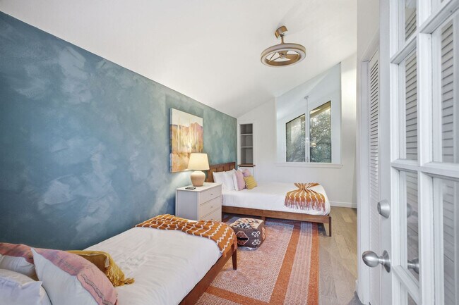 Building Photo - 2915 Quail Oak St