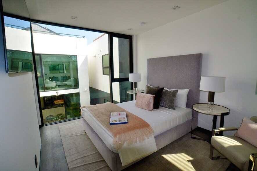 Building Photo - 838 California Ave