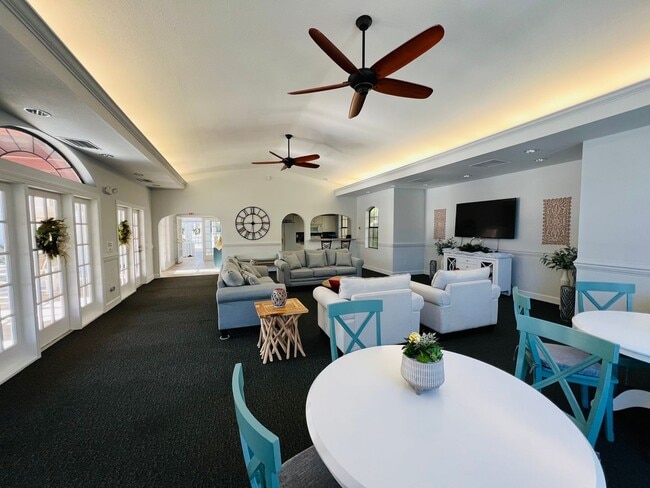 Building Photo - Gorgeous 3BD/2BA Waterfront Corner Unit in Gated Community!