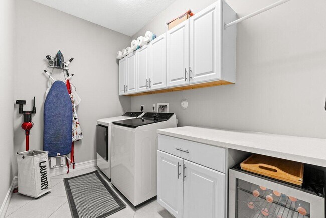 Building Photo - 8128 Snowflake Obsidian Trail