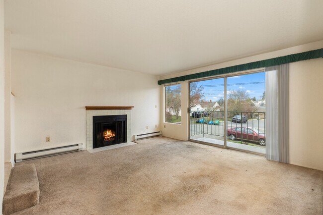 Building Photo - Spacious 1 Bedroom Apartment w/ Parking in Briercrest