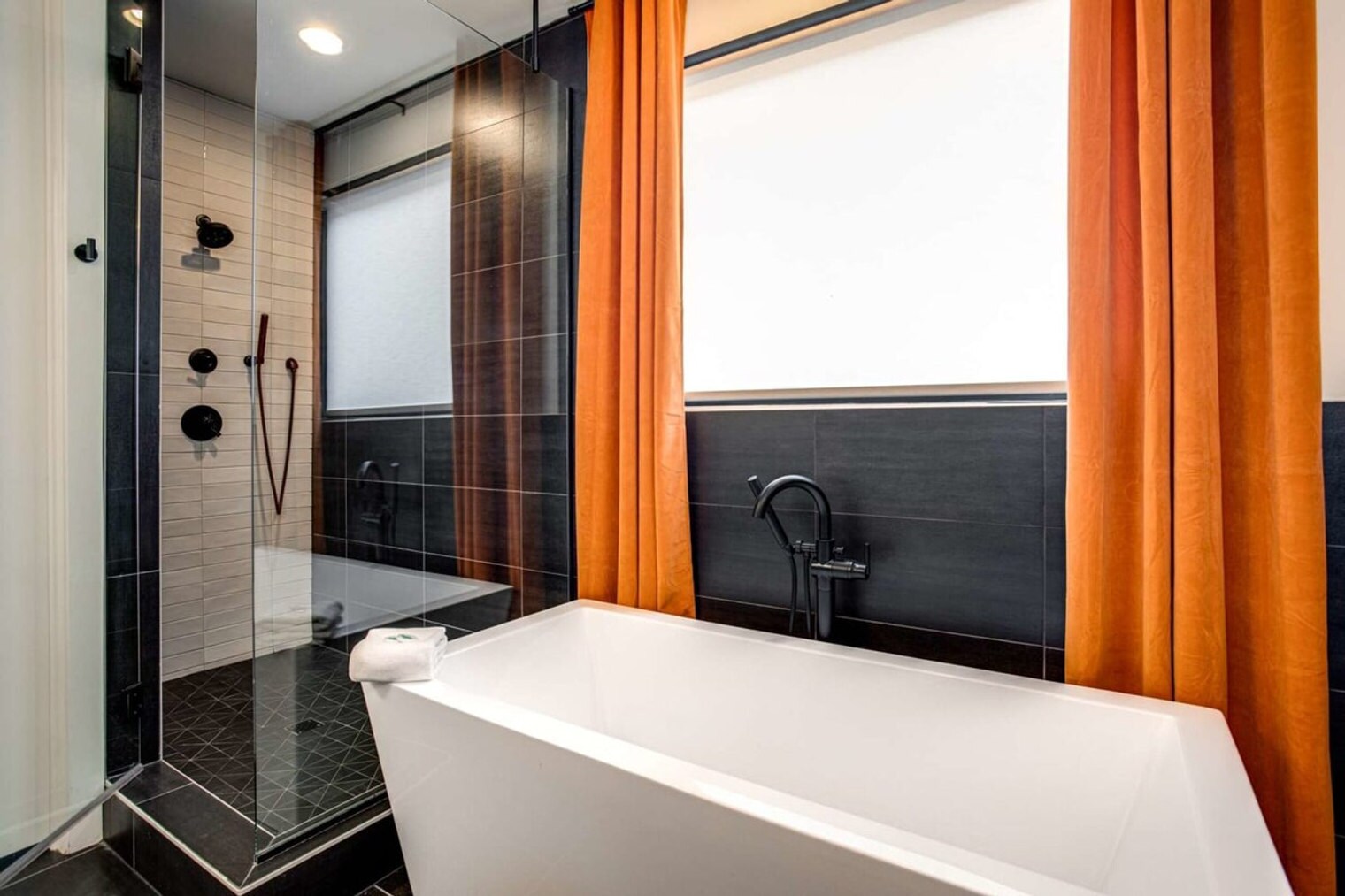 Building Photo - 1011 12th Ave S