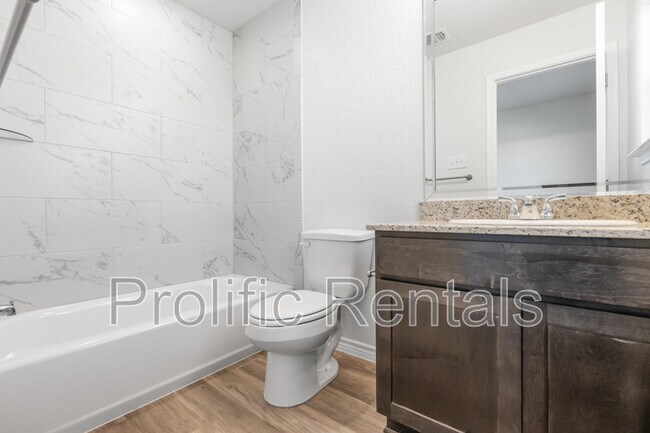 Building Photo - 103 Lost Trl