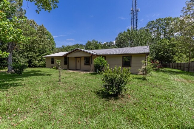 Building Photo - Charming Daphne 3 bedroom on County Road 6...