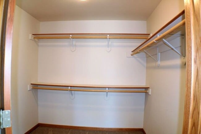 Building Photo - $1,305 | 2 Bedroom, 2 Bathroom | PET Frien...