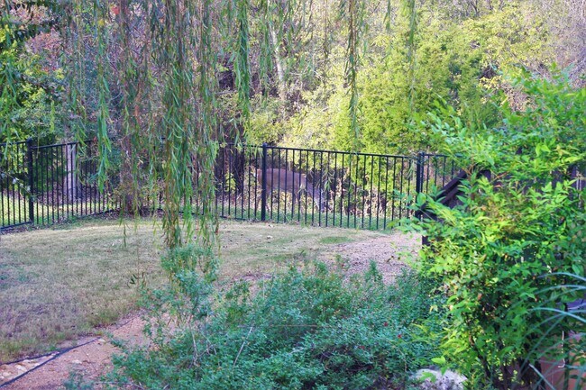 Building Photo - 106 Morning Glory Cir