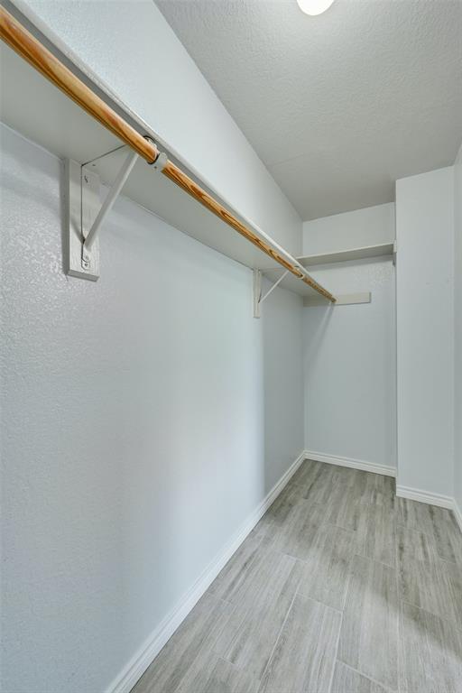 Building Photo - 15316 Ecorio Dr