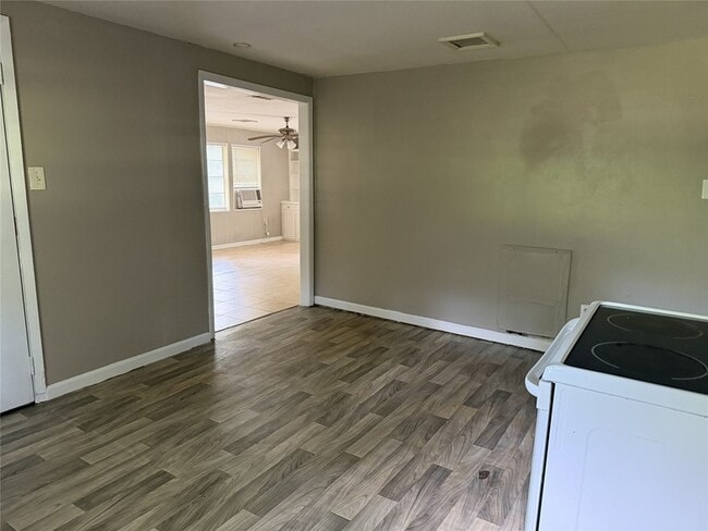 Building Photo - 5764 Cessna Dr