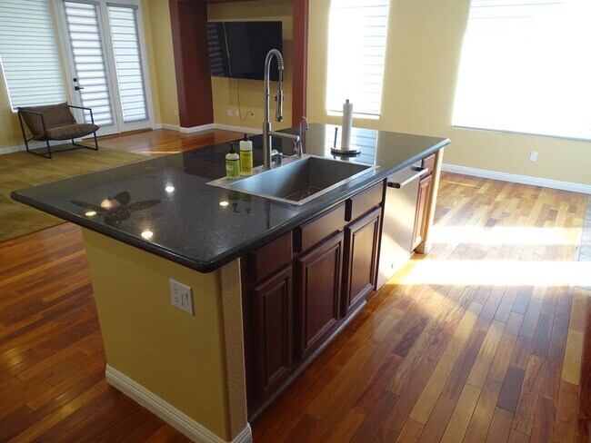 Building Photo - West Summerlin 5 Bedroom, Bed & Full Bath 1st Floor, Beauty