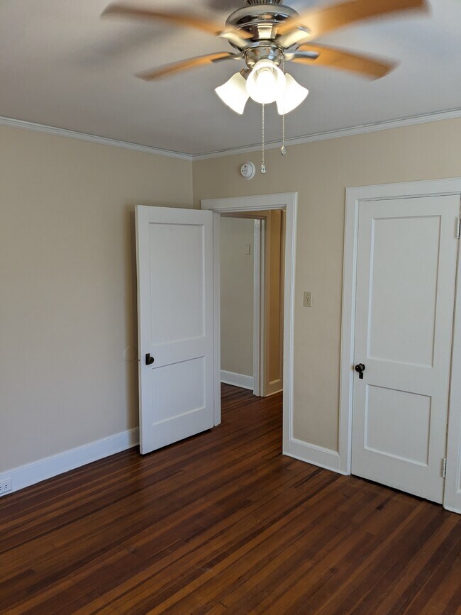 Building Photo - 3901 Plainville Rd