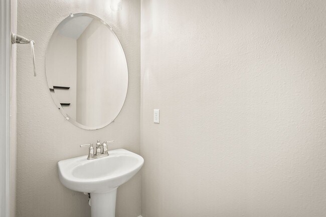 Building Photo - Resort-Style Living Awaits! 3BR Home with ...