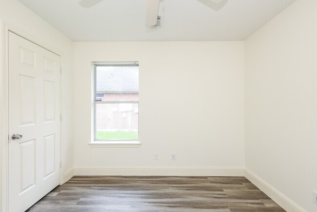 Building Photo - 5313 Caprock Dr