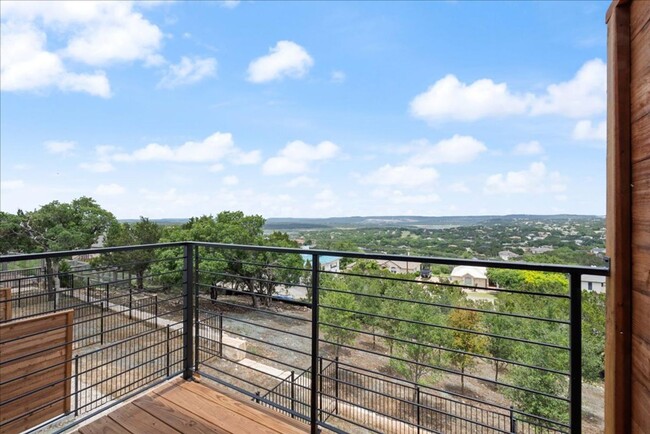 Building Photo - 1 month FREE rent Lake Travis Luxury!