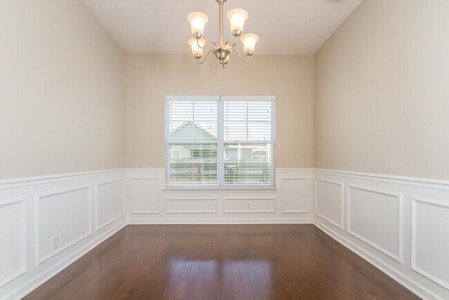 Building Photo - 3338 Cotswold Ln