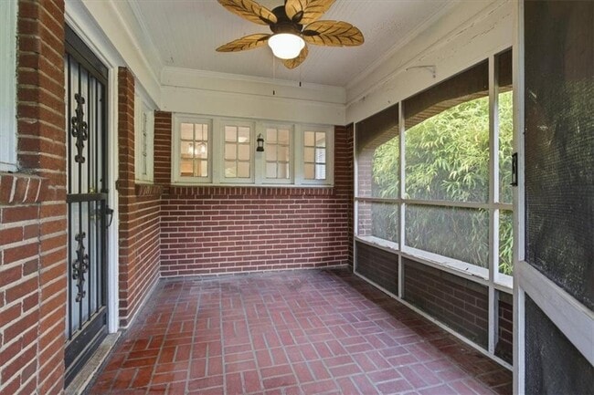 Building Photo - 1513 Melrose Dr SW