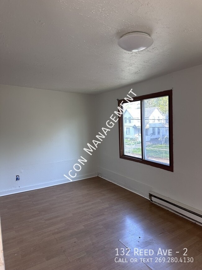 Building Photo - 132 Reed St