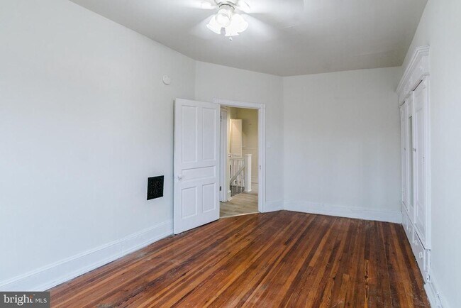 Building Photo - 5110 Webster St