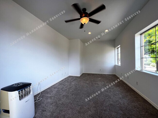 Building Photo - ***MOVE IN SPECIAL***BEAUTIFUL 4 BEDROOM P...