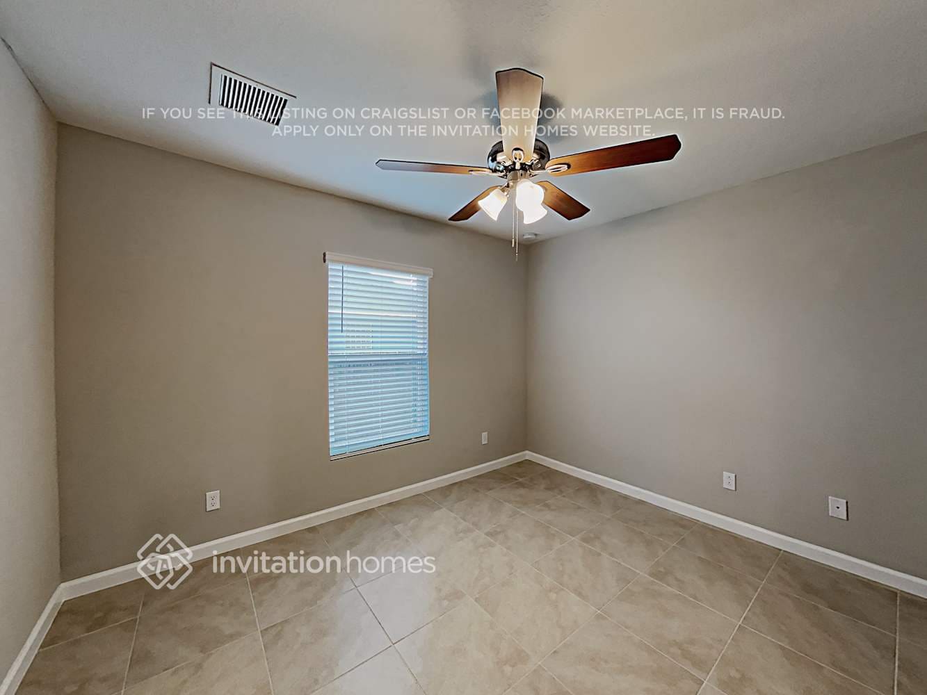 Building Photo - 150 SW Milburn Cir