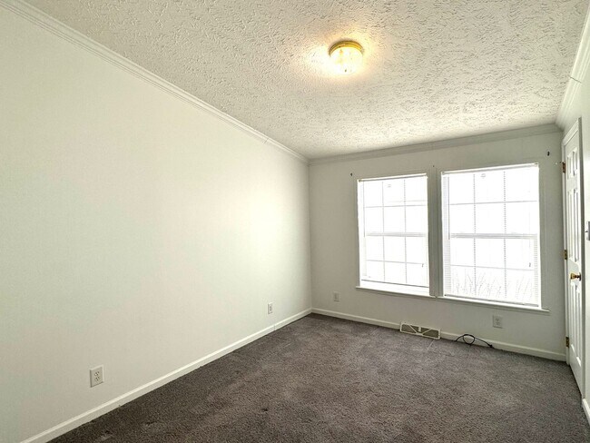 Building Photo - ~~ Home with 2 acres located in Mebane ~~
