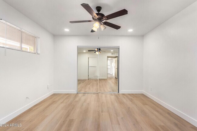 Building Photo - 936 W Rio Salado Pkwy