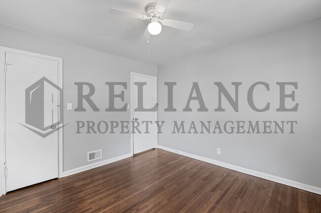 Building Photo - 2042 S Pinecrest St