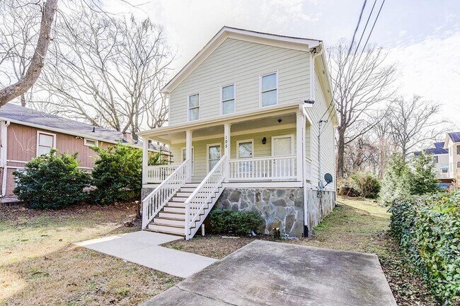 Primary Photo - 105 Vanira Ave SE