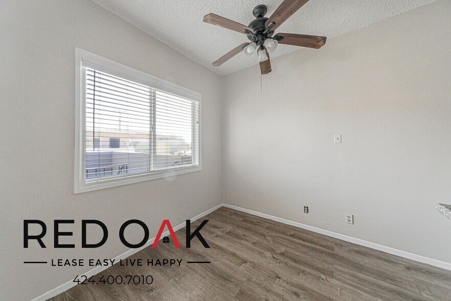 Building Photo - 2030 E Whiting Ave