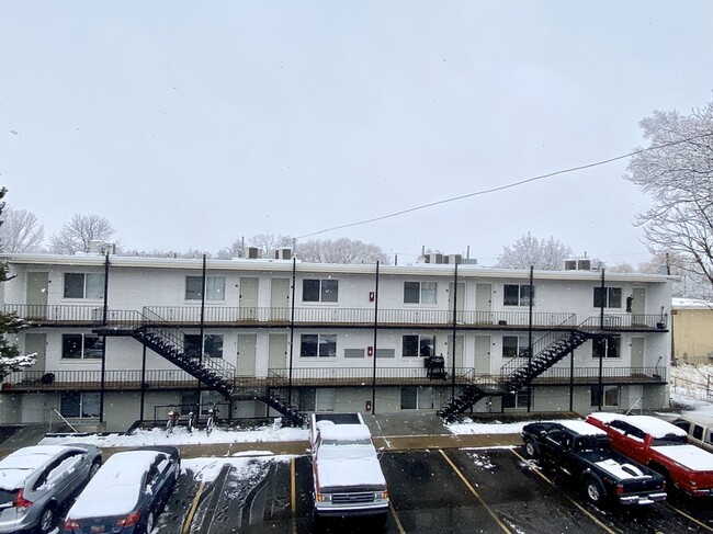 Building Photo - 644 E 600 N