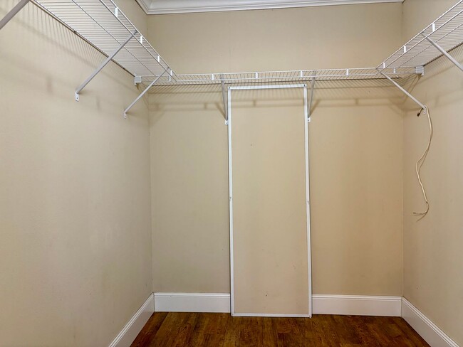 Building Photo - 3 bed/ 2 bath Beauty on 1 acre!