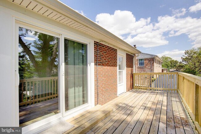 Building Photo - 6417 Kaine Dr