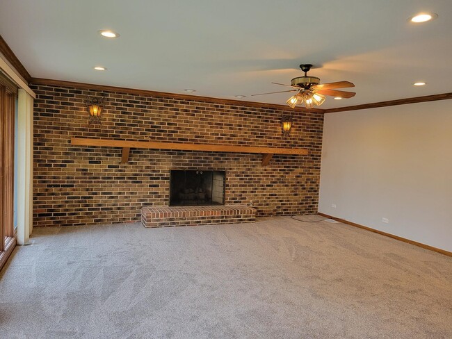 Building Photo - 3483 S Shore Dr