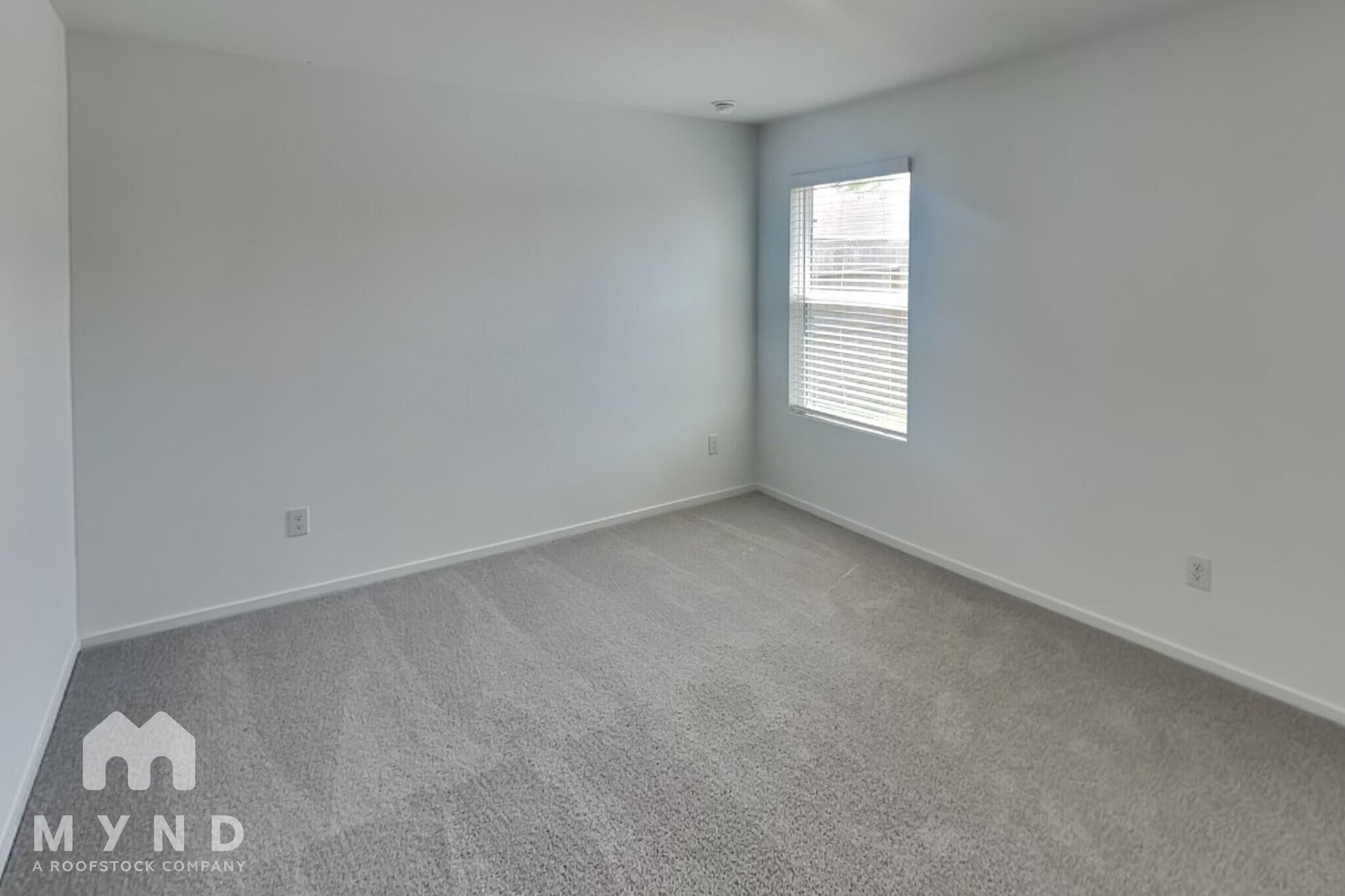 Building Photo - 914 Lago Laceno Ln